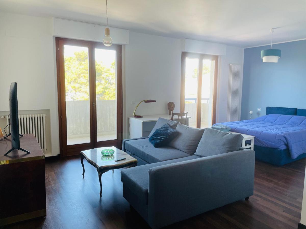 Attico Vista E Fronte Mare Zaffiroblu Con Posto Auto Apartamento Montesilvano Marina Exterior foto